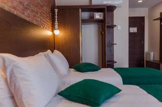 Отель HOTEL BLOOM Батуми Стандартный двухместный номер с 2 отдельными кроватями-4