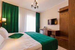 Отель HOTEL BLOOM Батуми Двухместный номер с 1 кроватью и балконом-5